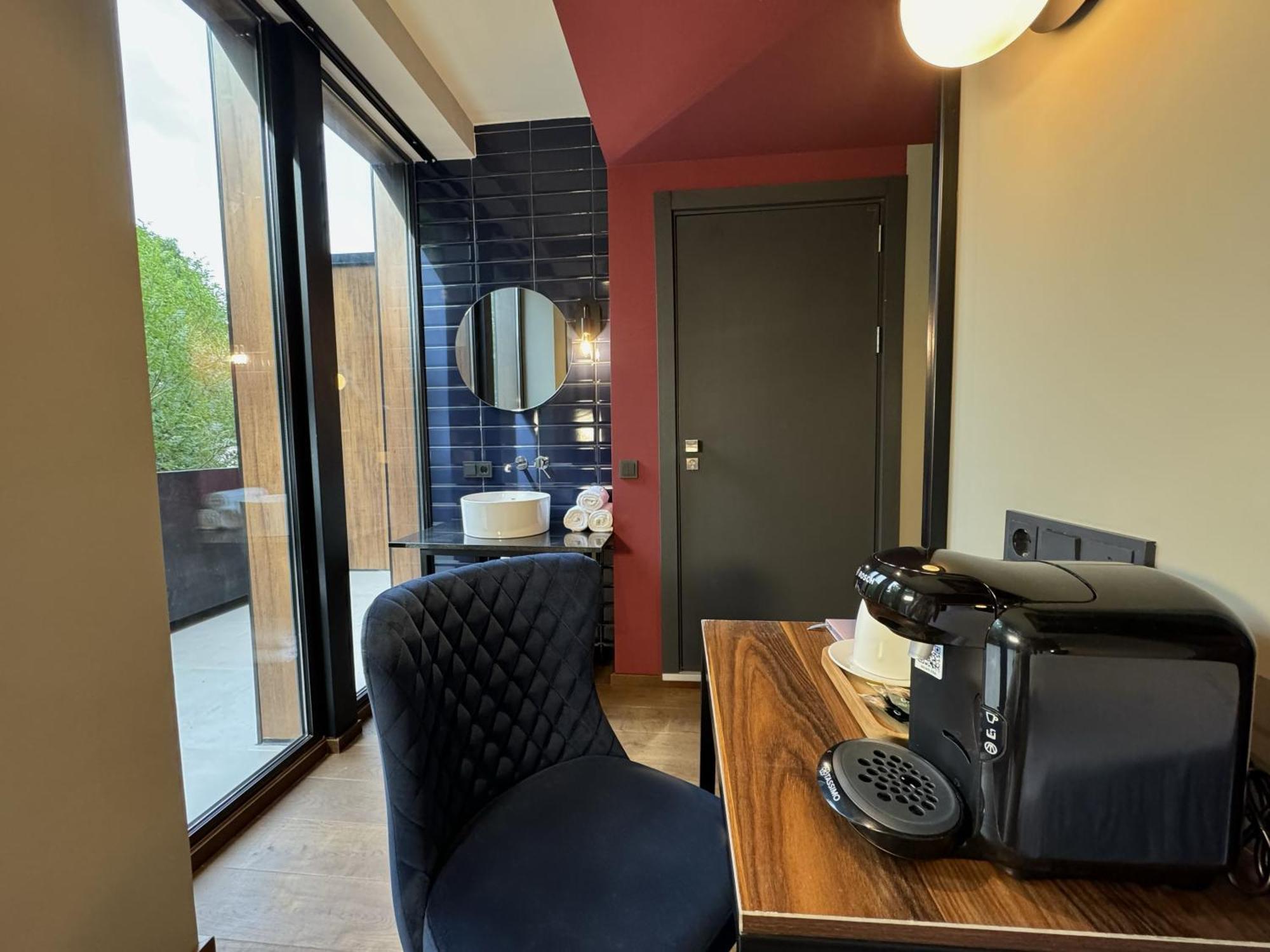 Tbilisi Edition - Design Hotel & Private Spa Екстериор снимка