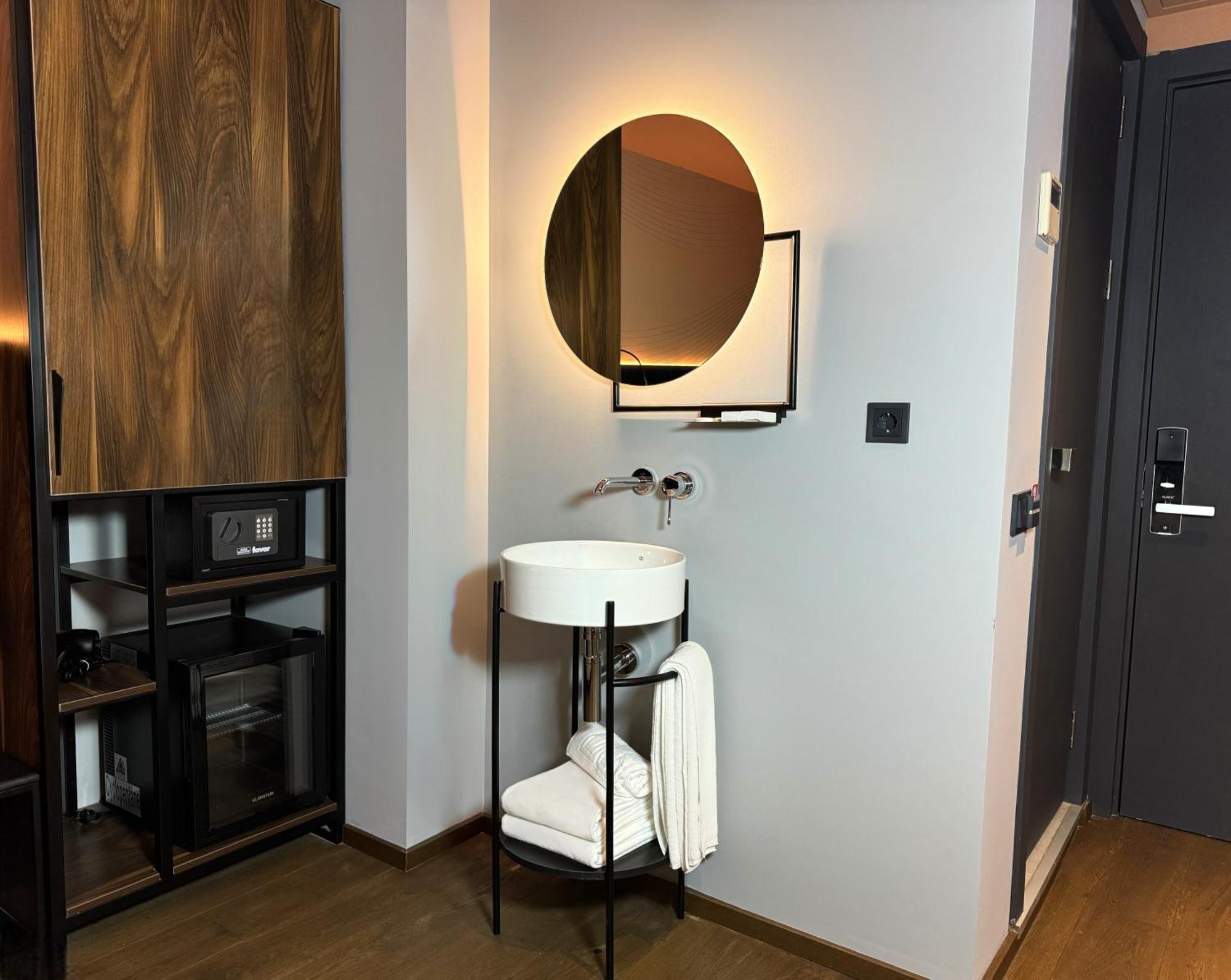 Tbilisi Edition - Design Hotel & Private Spa Екстериор снимка